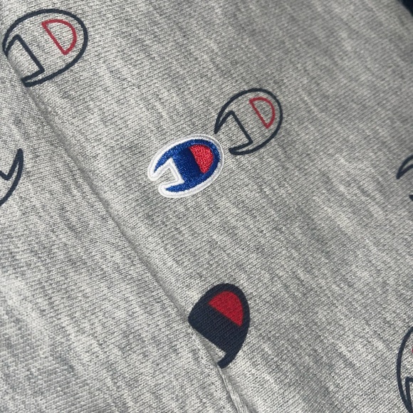 Champion Reverse Weave pull over. New, feels very good and comfortable. X-Large - Picture 3 of 3